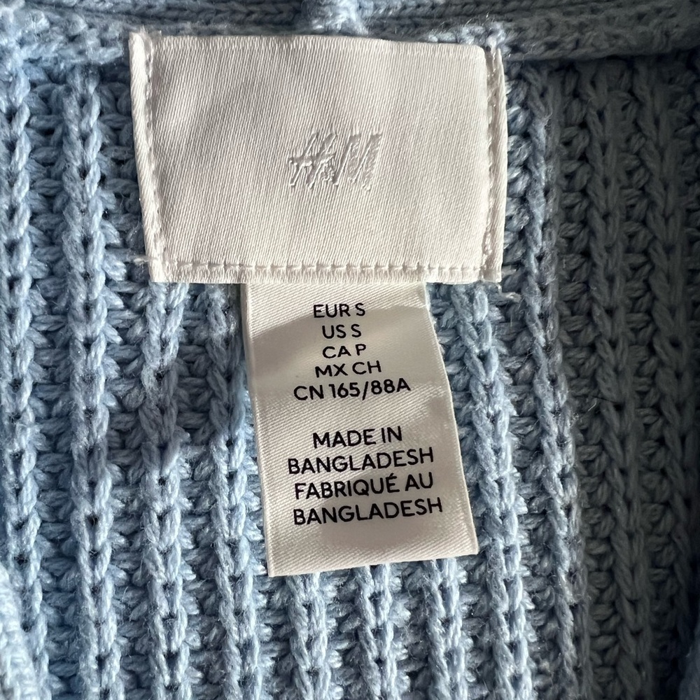 H&M Light Blue Chunky Rib V-Neck Cardigan Sweater - Picture 2 of 4